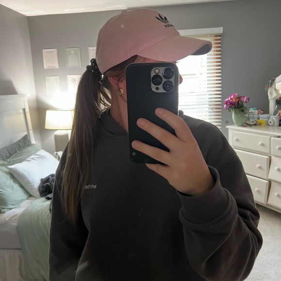 super cute pink adidas hat - Picture 2 of 5